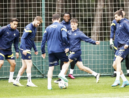 Foto - Büyük müjdeyi verdi: Böyle transfer Türkiye'ye gelmedi! İşte Fenerbahçe'nin yeni golcüsü