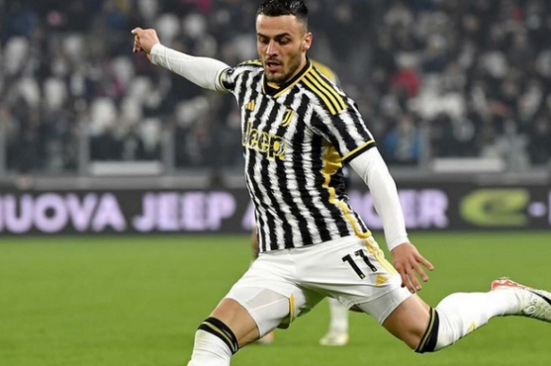 Büyük şok yaşadılar: Sport Italia yazdı! Galarasaray Kostic transferinden vazgeçmiyor: Hiç beklenmedik rakip!