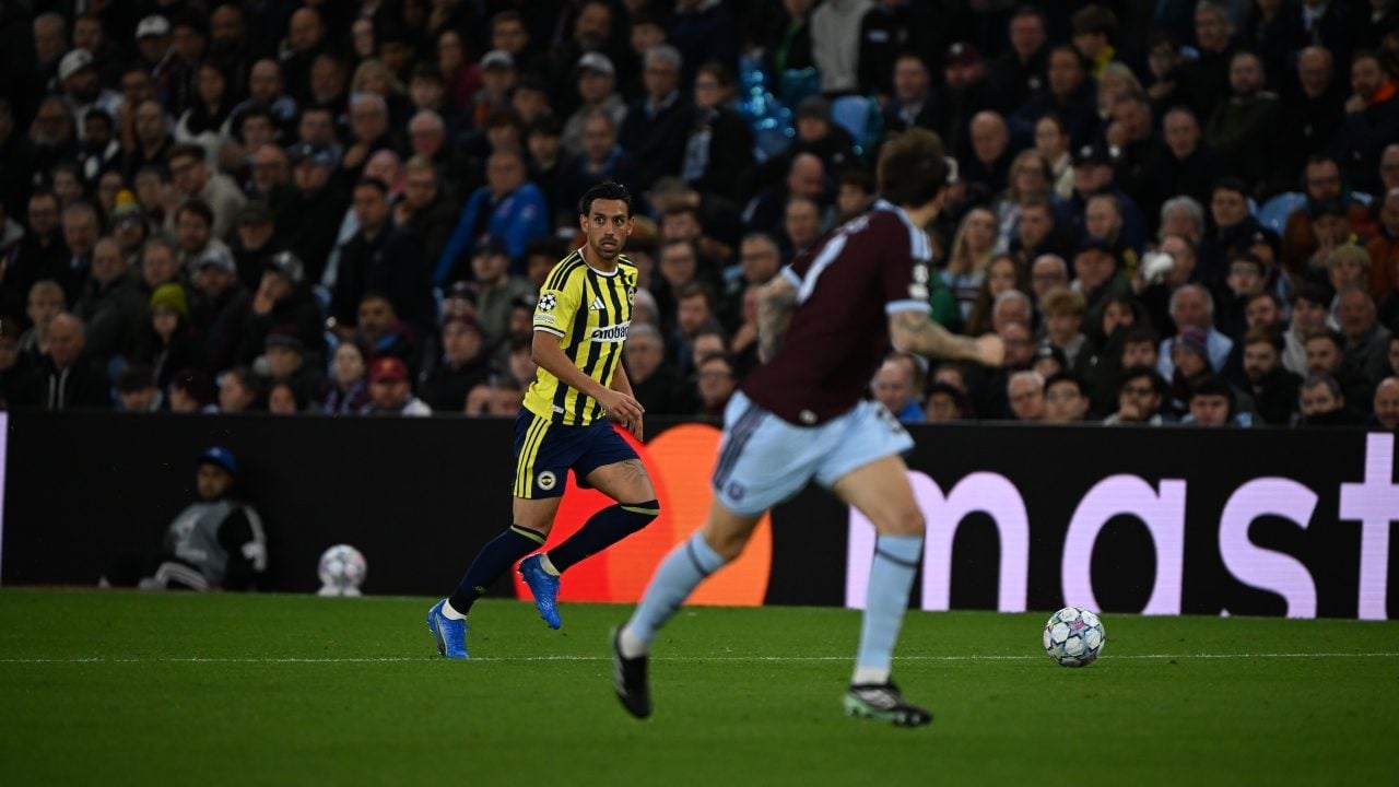 Foto - Büyük şok yaşandı İngiltere'de: Emre Bol İsmail Yüksek'i yerden yere vurdu