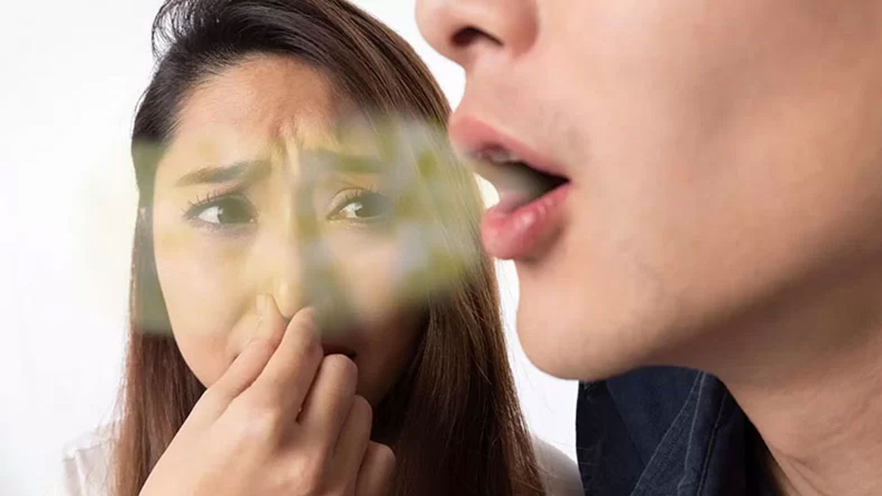 Büyük sorun ortadan kalkacak! İşte ağız kokusunu dakikalar içinde yok eden yöntem