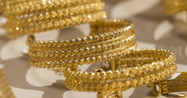 Foto - Herkes elindeki altınını apar topar çıkarmaya başladı! Koşa koşa gidiyorlar