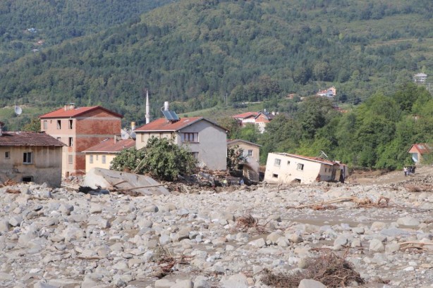 Büyük yıkım: Yerleşim yeri yerle bir oldu