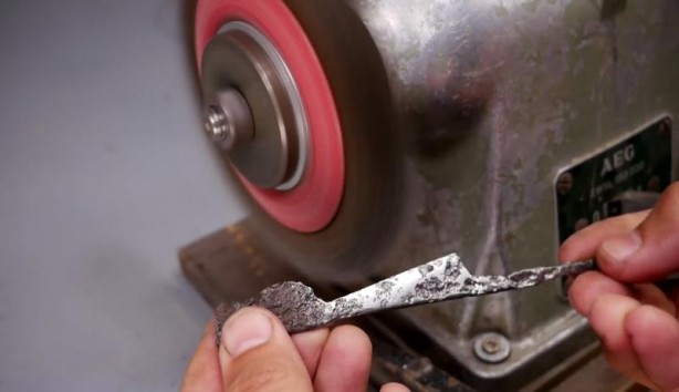 Foto - Büyükbabasının evinde şans eseri buldu! Son hali herkesi şaşırttı