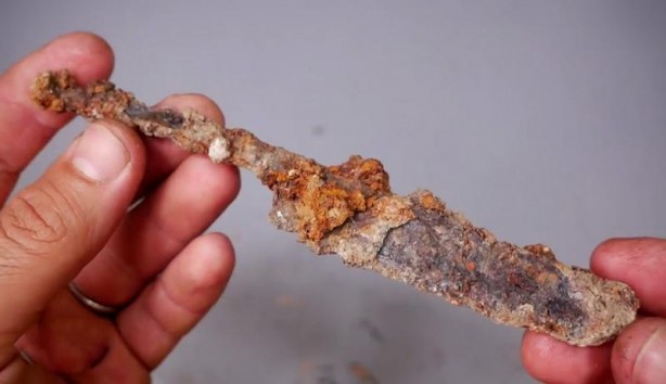 Foto - Büyükbabasının evinde şans eseri buldu! Son hali herkesi şaşırttı