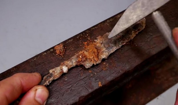 Foto - Büyükbabasının evinde şans eseri buldu! Son hali herkesi şaşırttı