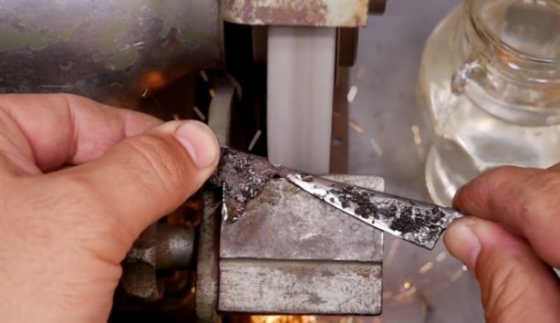 Foto - Büyükbabasının evinde şans eseri buldu! Son hali herkesi şaşırttı