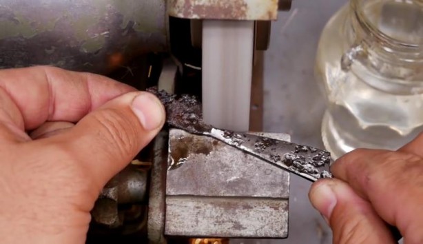 Foto - Büyükbabasının evinde şans eseri buldu! Son hali herkesi şaşırttı