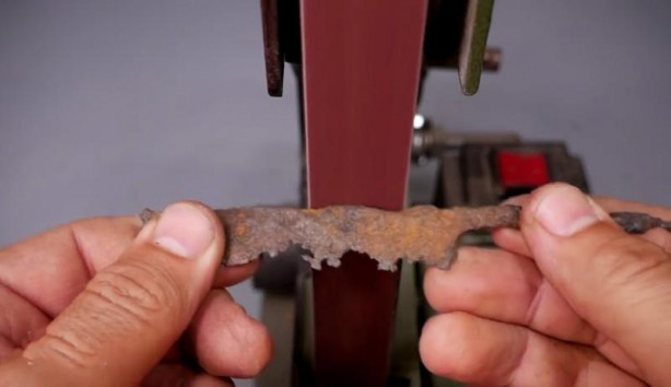 Foto - Büyükbabasının evinde şans eseri buldu! Son hali herkesi şaşırttı