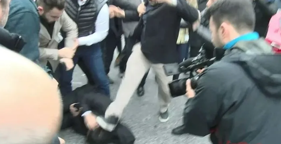 Foto - Büyükçekmece'de CHP'li Hasan Akkuş'un saldırısına uğramıştı: Nebiha Yetimoğlu o anları anlattı! Öldürürüm seni tehdidi...