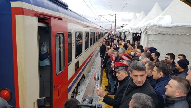 Büyükderbent tren istasyonu açıldı