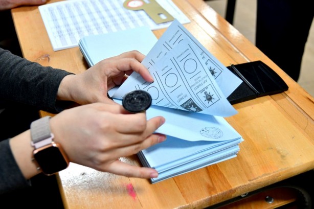 Foto - Büyükşehirlerde kim kazandı? 