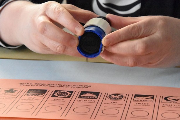 Foto - Büyükşehirlerde kim kazandı? 