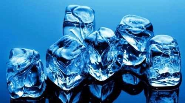 Foto - Buz küpünü vücudunuzdaki o noktaya koyarsanız...