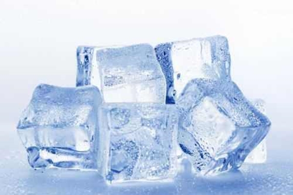 Foto - Buz küpünü vücudunuzdaki o noktaya koyarsanız...