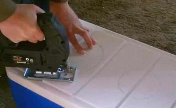 Foto - Buz termosu ve vantilatör kullanarak klima yaptı