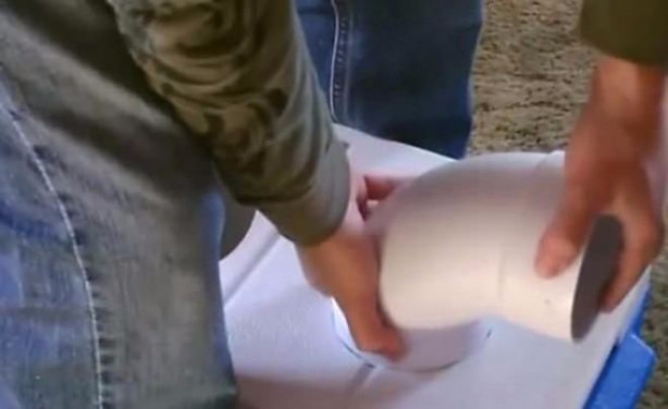 Foto - Buz termosu ve vantilatör kullanarak klima yaptı