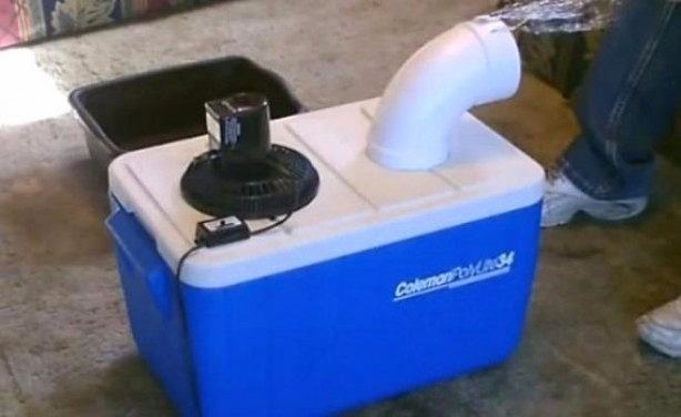 Foto - Buz termosu ve vantilatör kullanarak klima yaptı