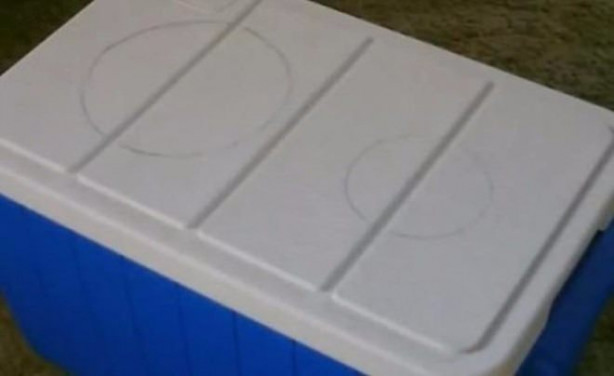 Foto - Buz termosu ve vantilatör kullanarak klima yaptı