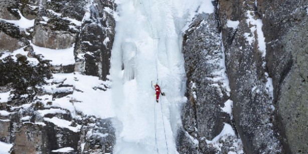 Foto - Buz tırmanışı nefes kesti! Sporcular 300 metre yükseklikteki şelalelere tırmandı