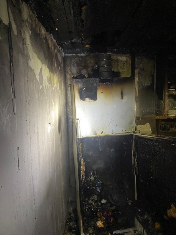 Foto - Buzdolabı bomba gibi patladı! Yangın çıktı