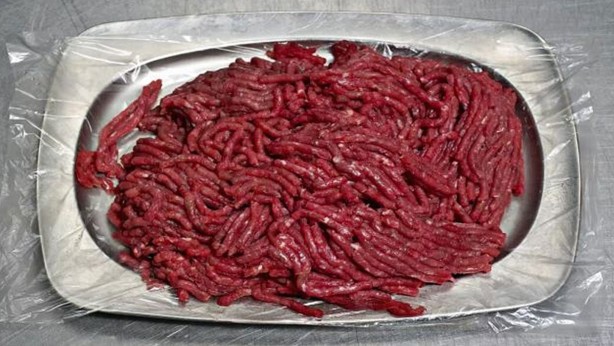 Foto - Buzdolabındaki kıymanız böyle görünüyorsa aman dikkat! Sakın tüketmeyin, zehirlenebilirsiniz! İşte bozulan kıymayı anlamanın yöntemi 