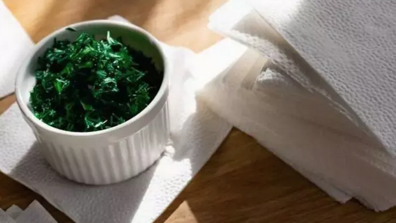 Foto - Buzdolabının sebzelik kısmına koymak yetiyor! Sebze meyvelerin çürümesini önlüyor, 1 hafta tazelik sağlıyor!