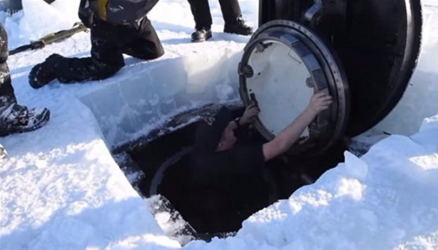 Foto - Buzların arasından çıktı