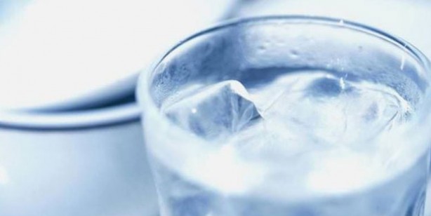 Foto - Buzlu su içmenin 10 kötü etkisi