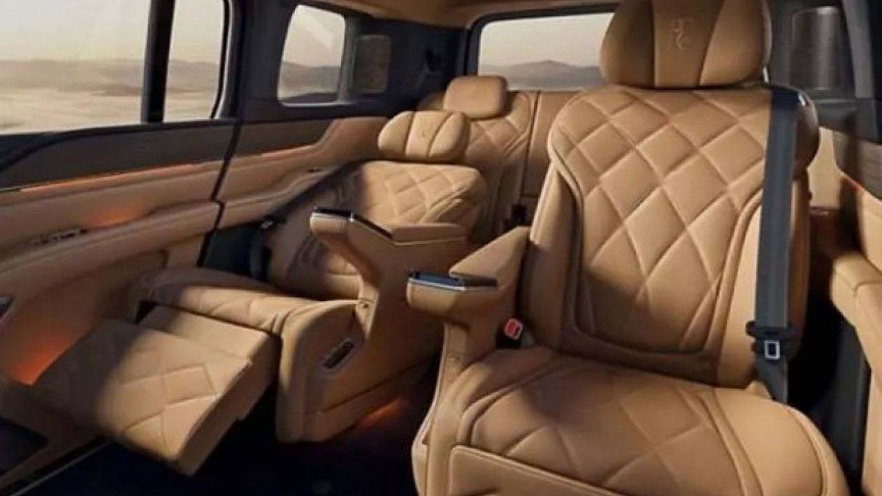 Foto - BYD en yeni modelini tanıttı! Amblem görenleri şaşkına çevirdi!