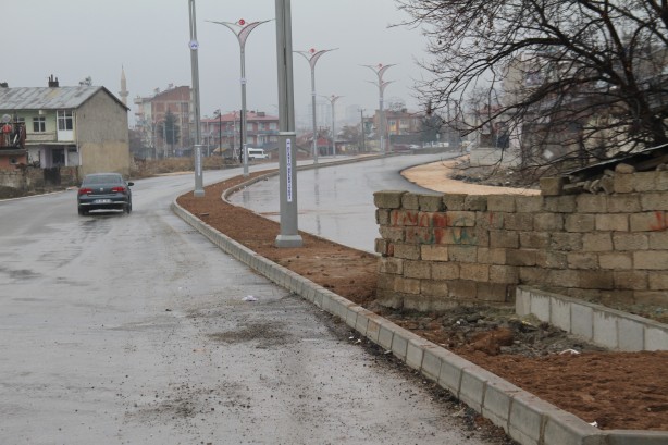 Foto - Caddenin tam göbeğinde kaldı! Bu kadarı ancak fıkralarda olur