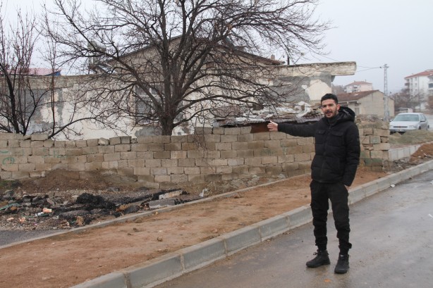Foto - Caddenin tam göbeğinde kaldı! Bu kadarı ancak fıkralarda olur