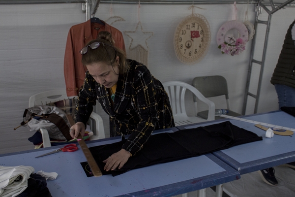 Foto - Çadır kentte yaşayan kadınlar depremzedeler için kolları sıvadı