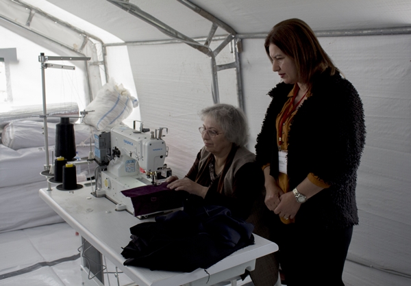 Foto - Çadır kentte yaşayan kadınlar depremzedeler için kolları sıvadı