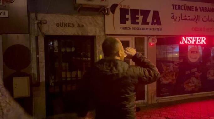 Foto - Çağdaşlıktan anladıkları bu! Ayyaşlar polisi çileden çıkarttı!