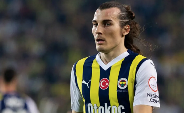 Çağlar bombası! Taraftarı ikiye böldüler: Mourinho'nun kararı resmen savunma hattını infilak ettirdi…