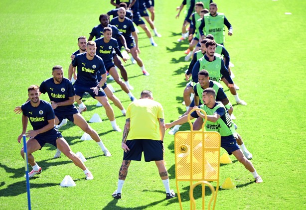 Foto - Çağlar bombası! Taraftarı ikiye böldüler: Mourinho'nun kararı resmen savunma hattını infilak ettirdi…