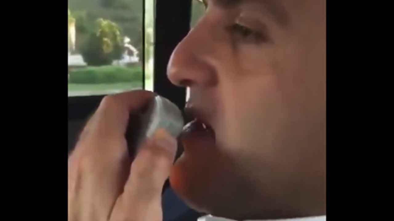 Foto - Çakarlı araçla talimat yağdırmış: Emir Sarıgül polisliğe özenmiş