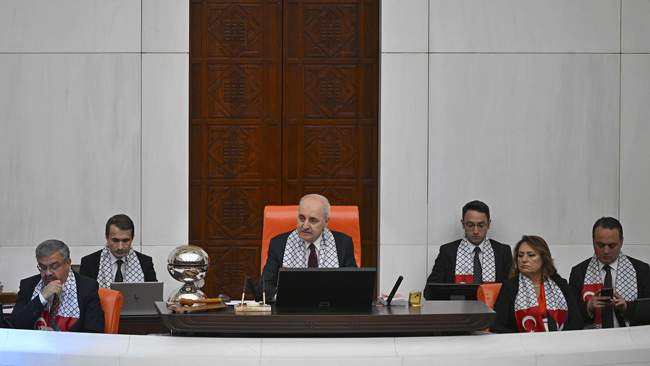 Foto - Çakma milliyetçi Müsavat’tan ucuz şov