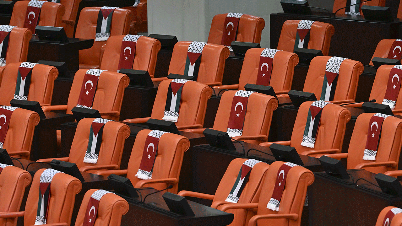 Foto - Çakma milliyetçi Müsavat’tan ucuz şov