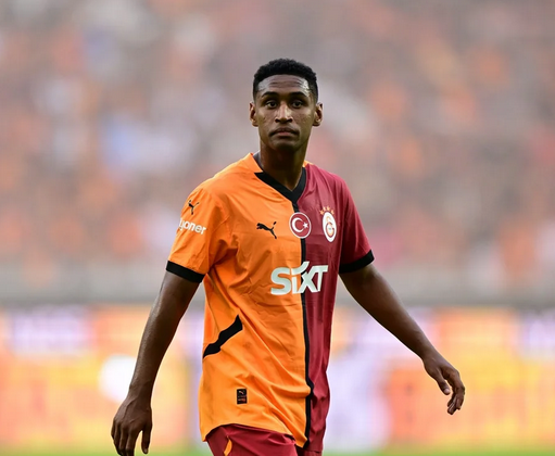 Foto - Çakma Ronaldinho geldiği gibi gitti! Büyük balon fena 'tısssss'ladı...