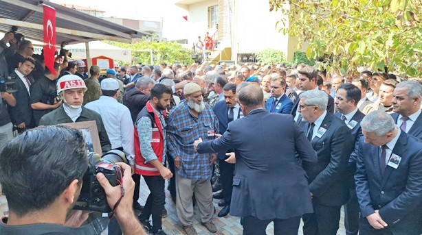 Foto - Çakmak, ulvî makâmına uğurlandı: Devlet ve millet şehidimizin cenazesinde saf tuttu
