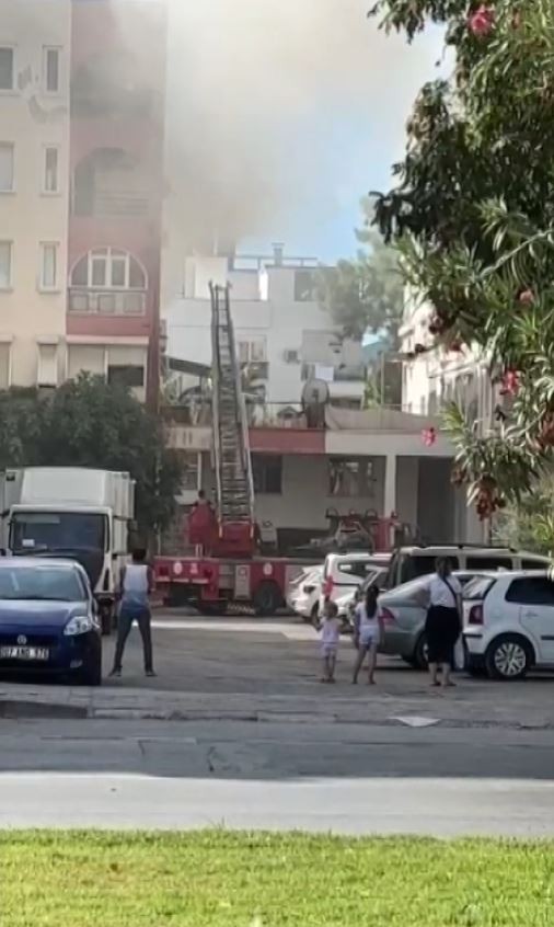 Çakmakla oynayan çocuk evi yaktı