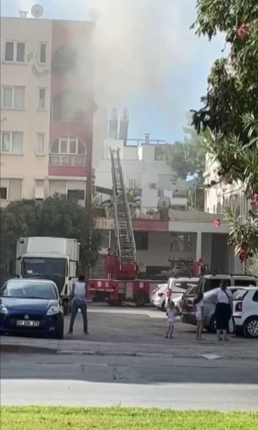 Foto - Çakmakla oynayan çocuk evi yaktı