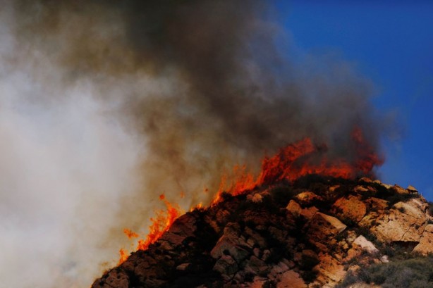 Foto - California tarihinin en büyük yangını kontrol altına alındı