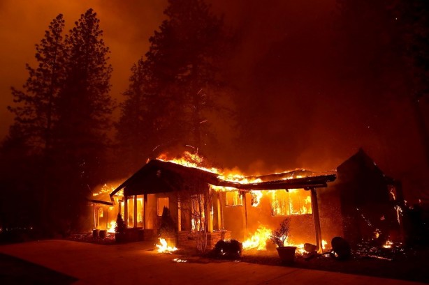 California'daki yangınlarda bilanço giderek ağırlaşıyor