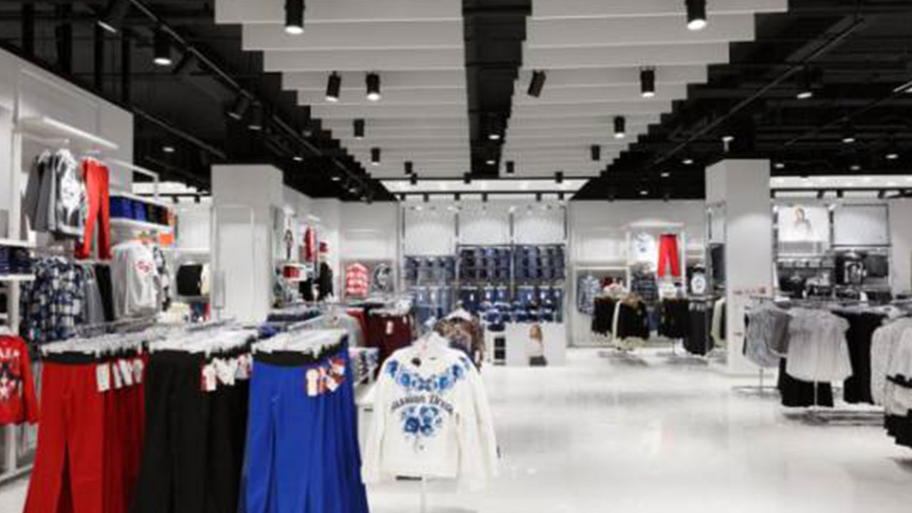 Foto - 'Çalışanlarımız askere gitti' diyen giyim devinden şok karar: Artık olmuyor fabrikalarımızı kapatıyoruz