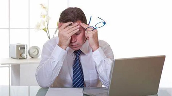 Foto - Çalışanların çoğunda görülüyor! Baş ağrısı, uykusuzluk bakın sebebi neymiş