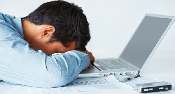 Foto - Çalışanların çoğunda görülüyor! Baş ağrısı, uykusuzluk bakın sebebi neymiş