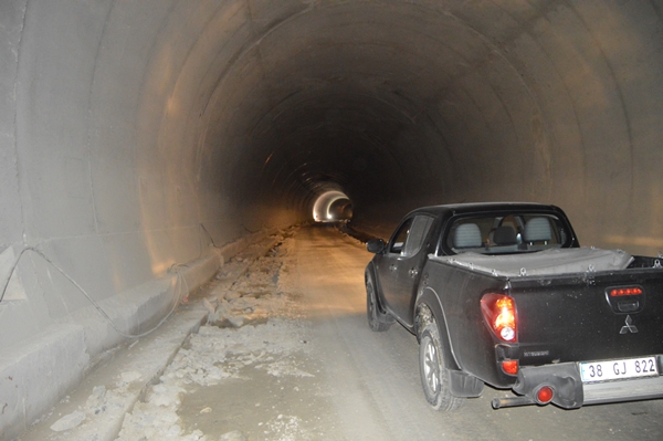 Foto - Çalışmalar tam gaz devam ediyor... 1.5 saatlik yol 20 dakikaya inecek