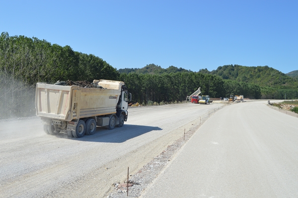 Foto - Çalışmalar tam gaz devam ediyor... 1.5 saatlik yol 20 dakikaya inecek
